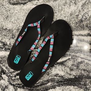 (11) Teva Mush Wedge Flip Flops Colorful Vacation Summer Pool Beach Ocean Lake